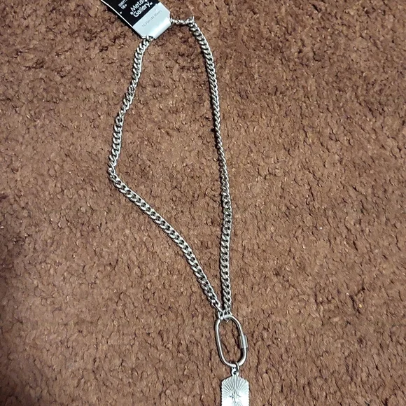 Metal Chain Necklace - Picture 4 of 4